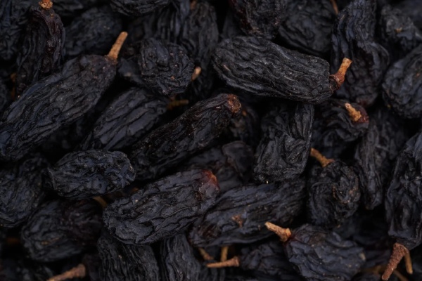 Почему черный изюм полезен для похудения