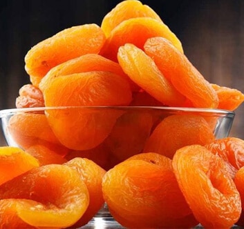 How many calories are there in dried apricots?