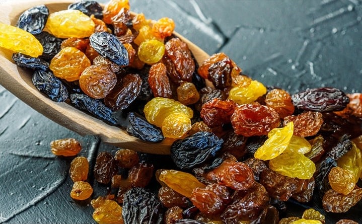 different type of iranian raisins (kismis)