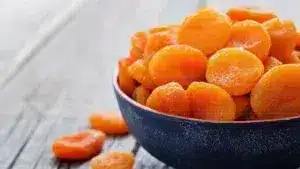 how many dried apricots should i eat a day for constipation?