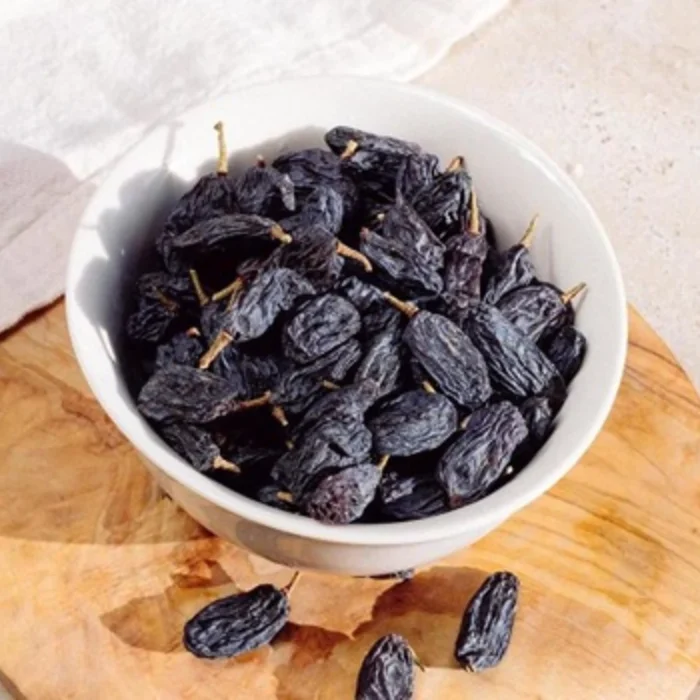 are raisins good for stomach