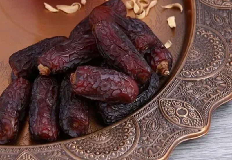 What Makes Piarom Dates Special