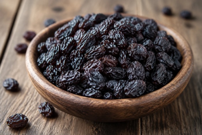 How to Prepare Soaked Black Raisins