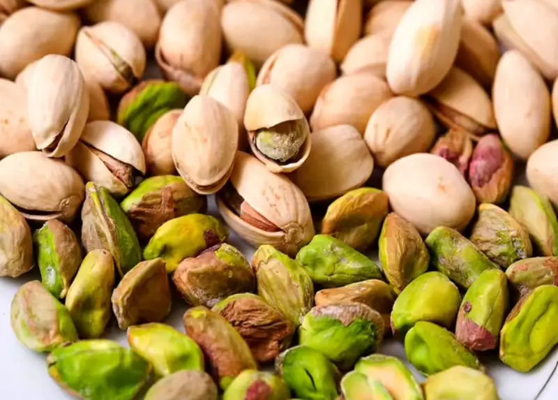 raw vs roasted nuts which is healthier