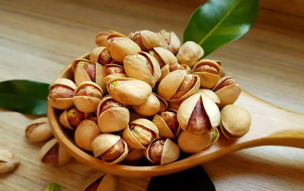 lutein and zeaxanthin in pistachios